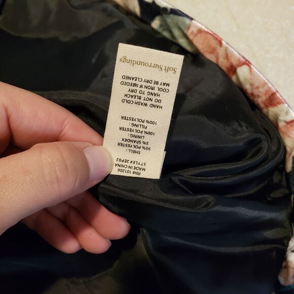 SOFT SURROUNDINGS Black Floral Puffer Jacket Medium Full Zipper - Picture 10 of 10